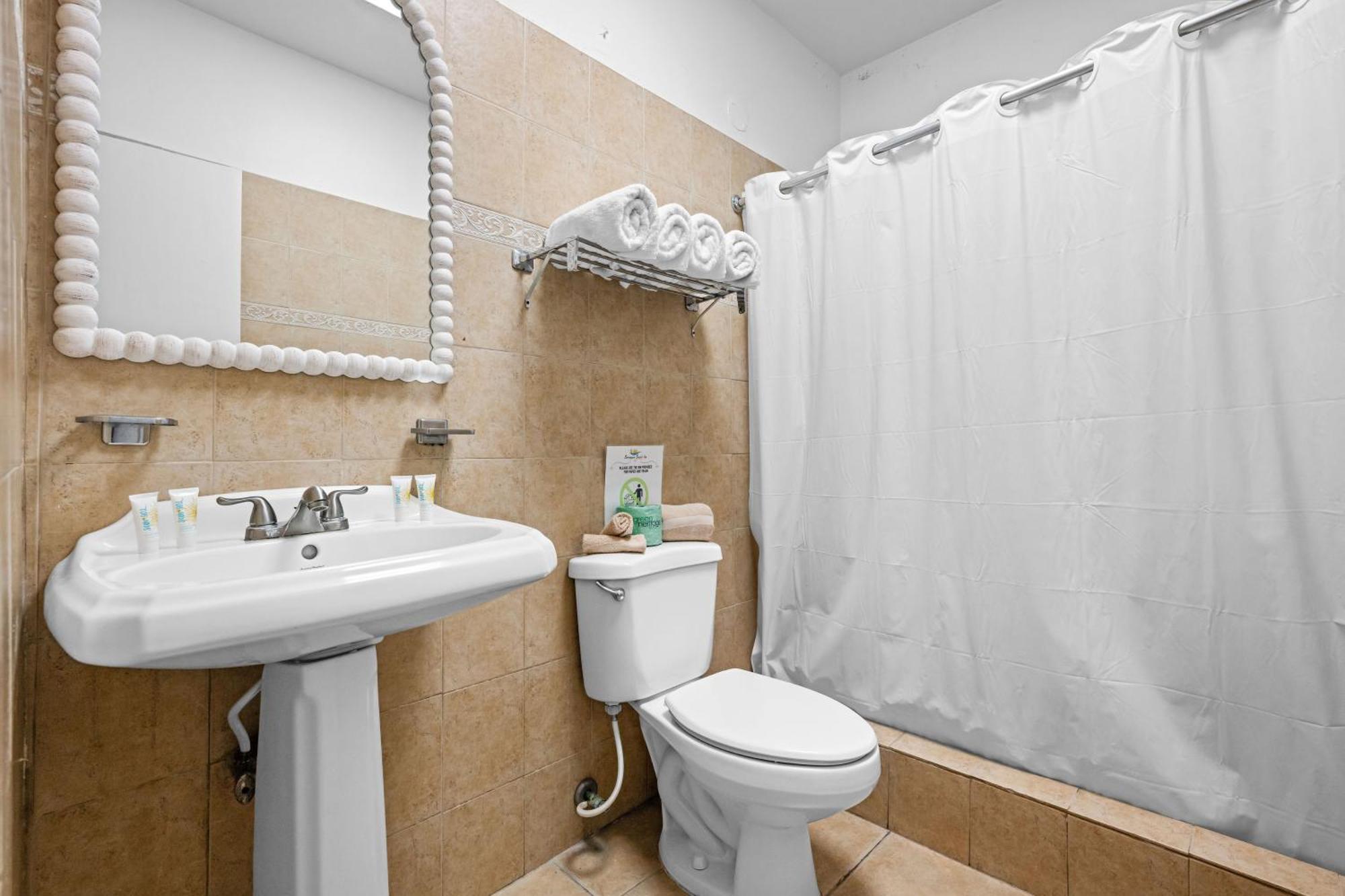 Borinquen Beach Inn San Juan Eksteriør bilde